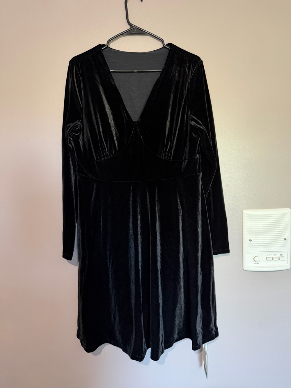 HALARA Black Velvet Long Sleeve V-Neck Dress with compression suit